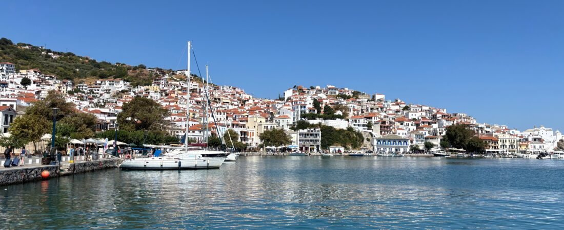 Come arrivare a Skopelos: voli, traghetti e consigli pratici