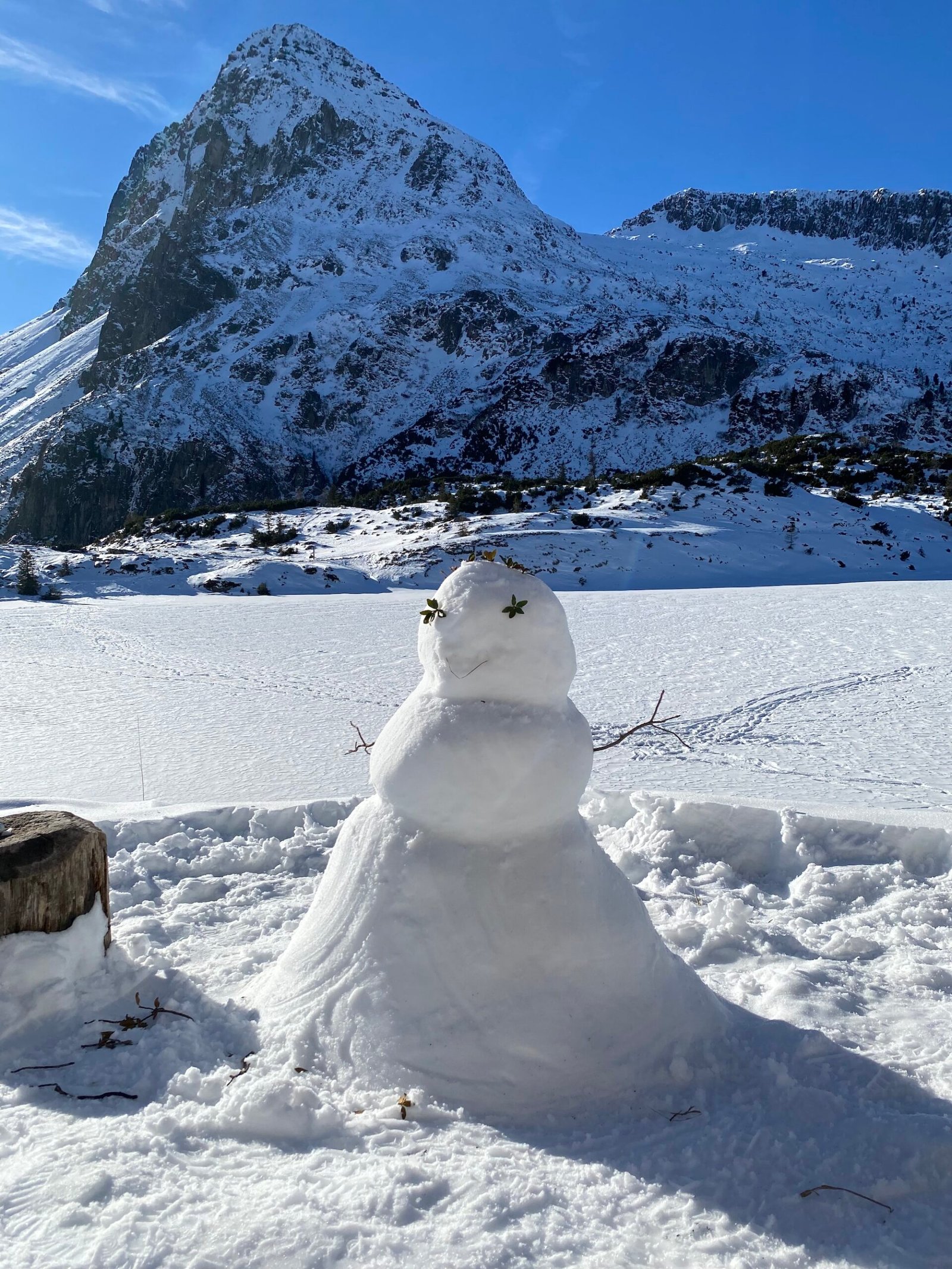 Laghi di Colbricon innevati nelle Dolomiti