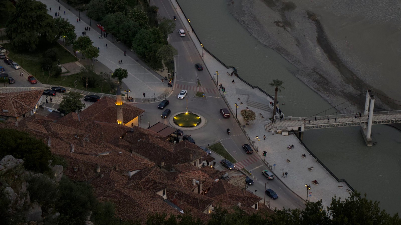 Vista panoramica della città di Berat e del fiume Osum dal Castello di Berat, in Albania
