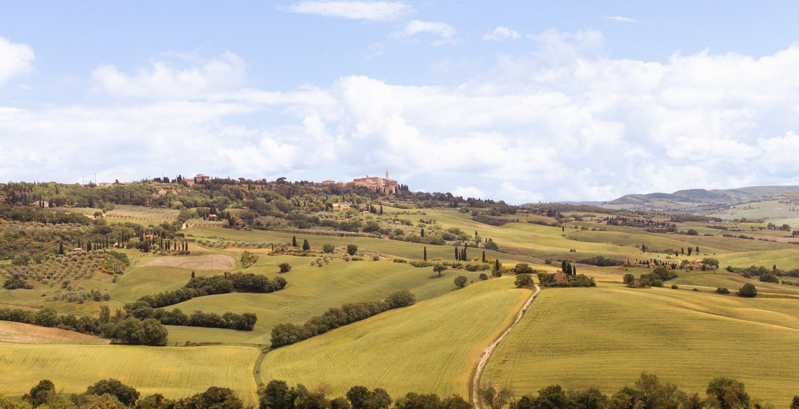 Panorama della Val d’Orcia con le colline toscane