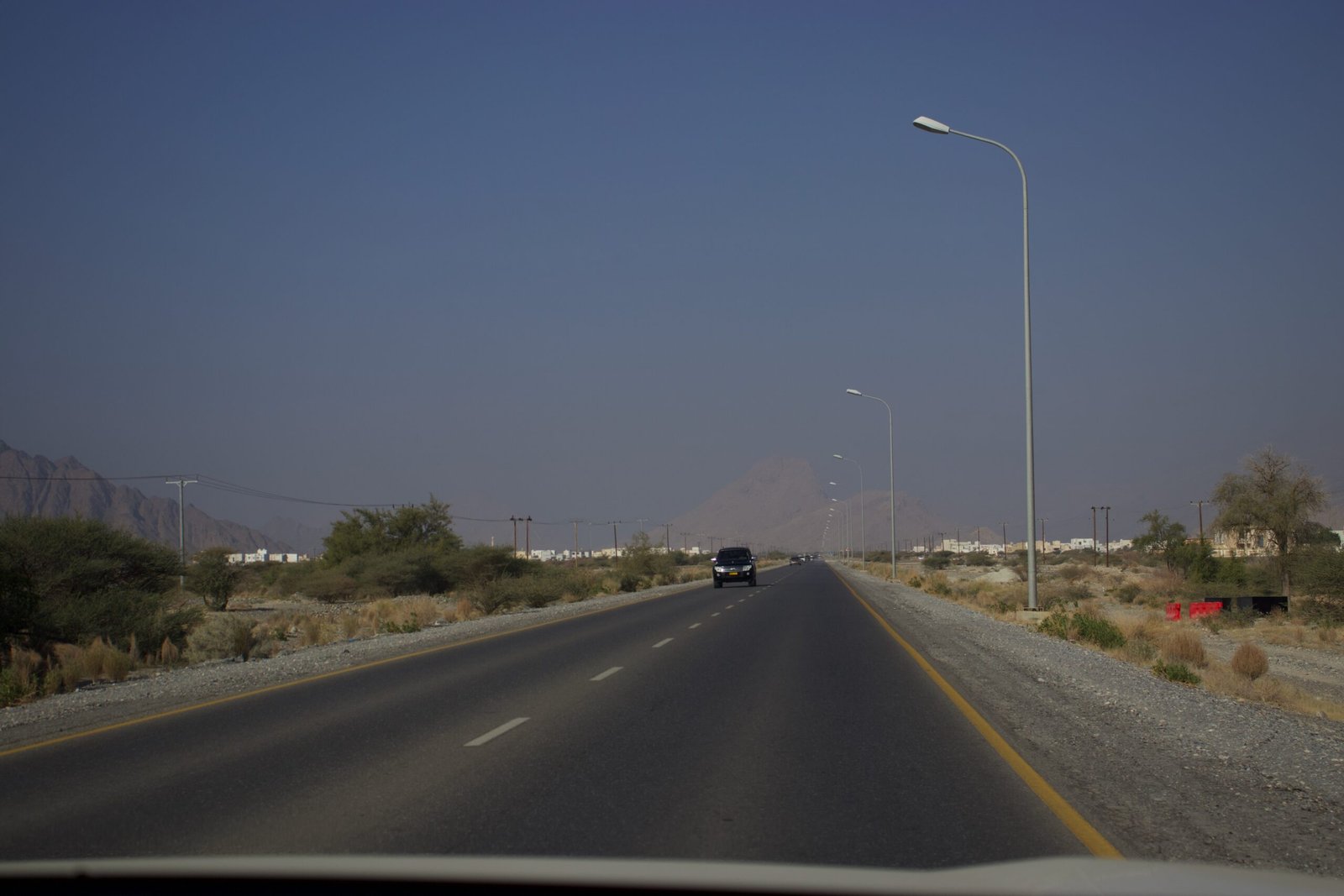 Strada panoramica durante un road trip in Oman
