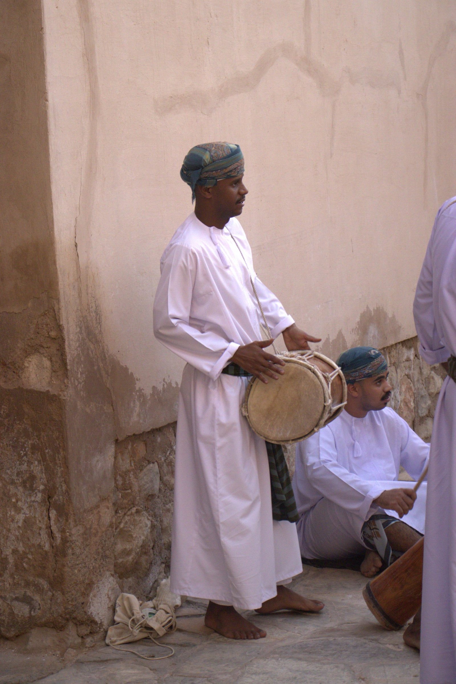 Musicista tradizionale omanita a Nizwa Musicista tradizionale omanita a Nizwa