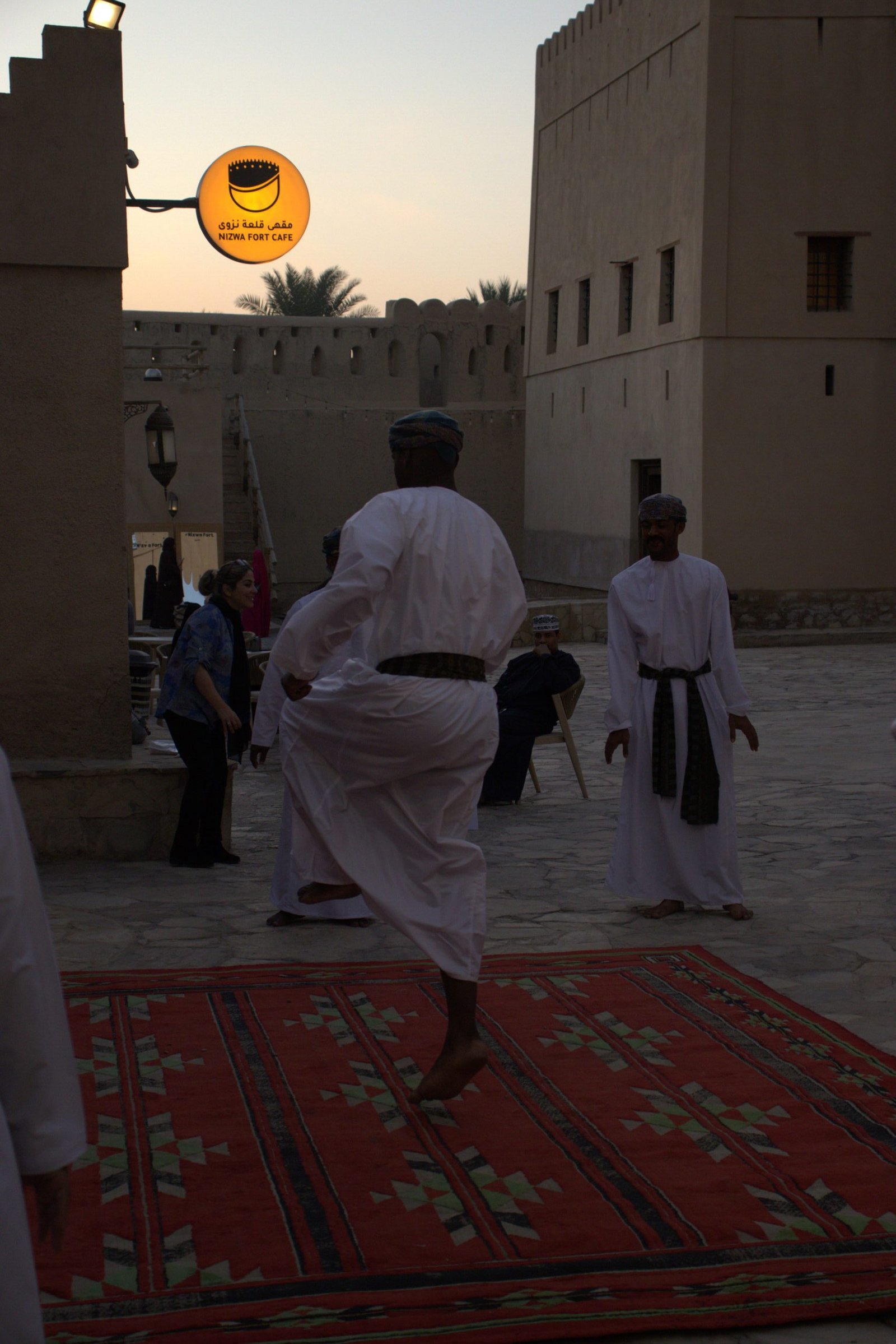 Spettacolo tradizionale al Forte di Nizwa Spettacolo tradizionale al Forte di Nizwa