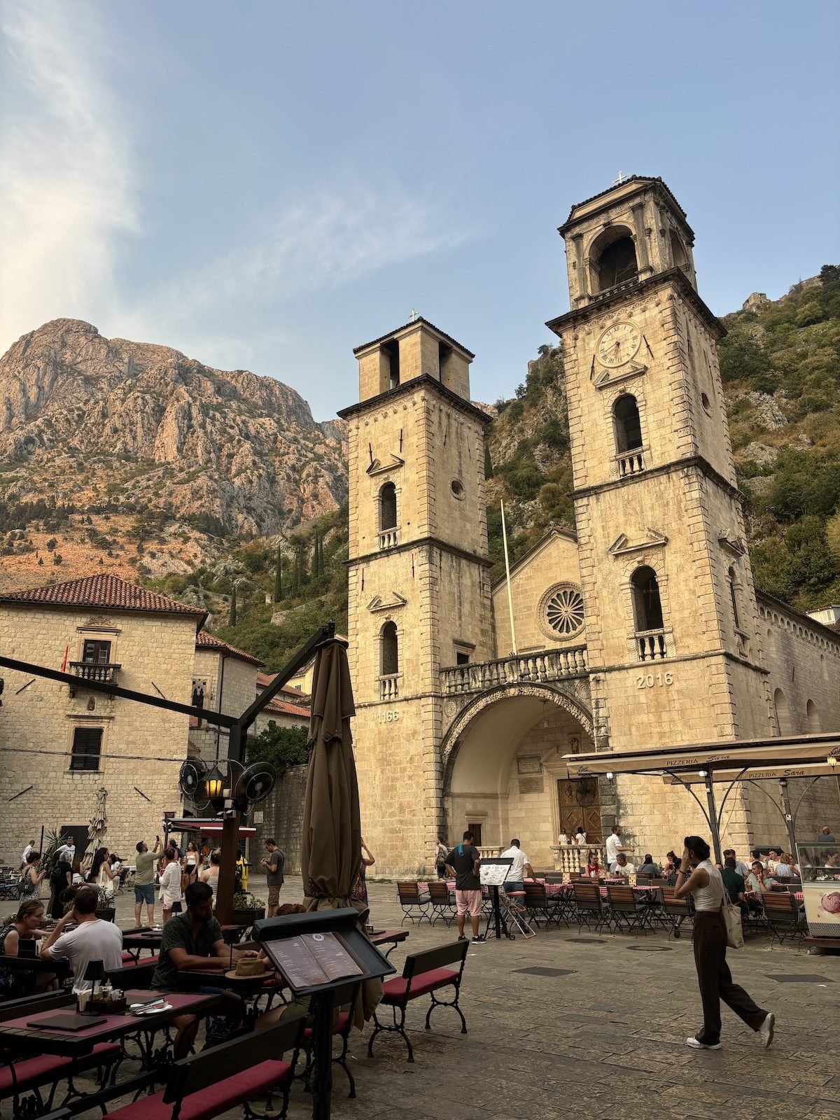 Cattedrale di San Trifone nella città vecchia di Kotor in Montenegro